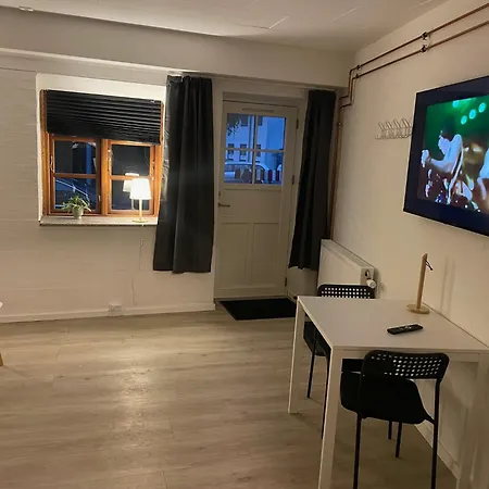 아파트 #1 With Wifi, Close To Center, And Forrest