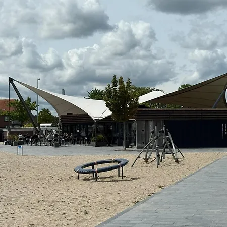 아파트 #1 With Wifi, Close To Center, And Forrest 아벤라