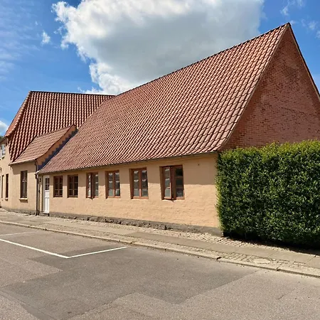 아파트 #1 With Wifi, Close To Center, And Forrest *